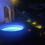 Domaine Des Tuilieres Avec Jacuzzi *