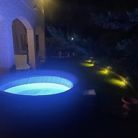Domaine Des Tuilières Avec Jacuzzi *